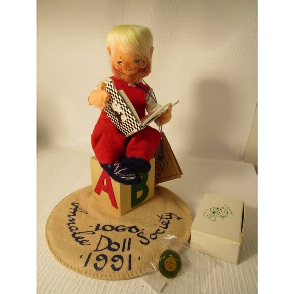 Annalee Doll Society Logo Kid 1991 Boy Reading Mother Goose Book, Pin & Tags - Picture 1 of 12